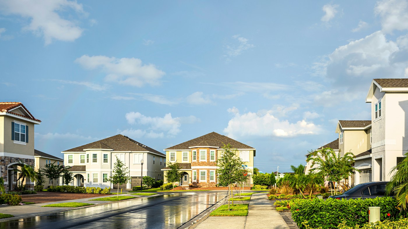 Sunny homes and tropical landscaping in Orlando, Florida